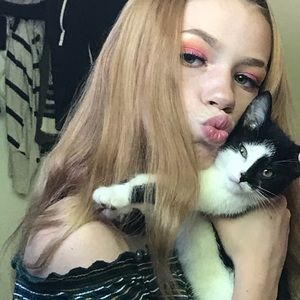 Meet your Posher, Hailey